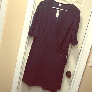 LAST CHANCE- to be donated NWT Old Navy soft vneck dress
